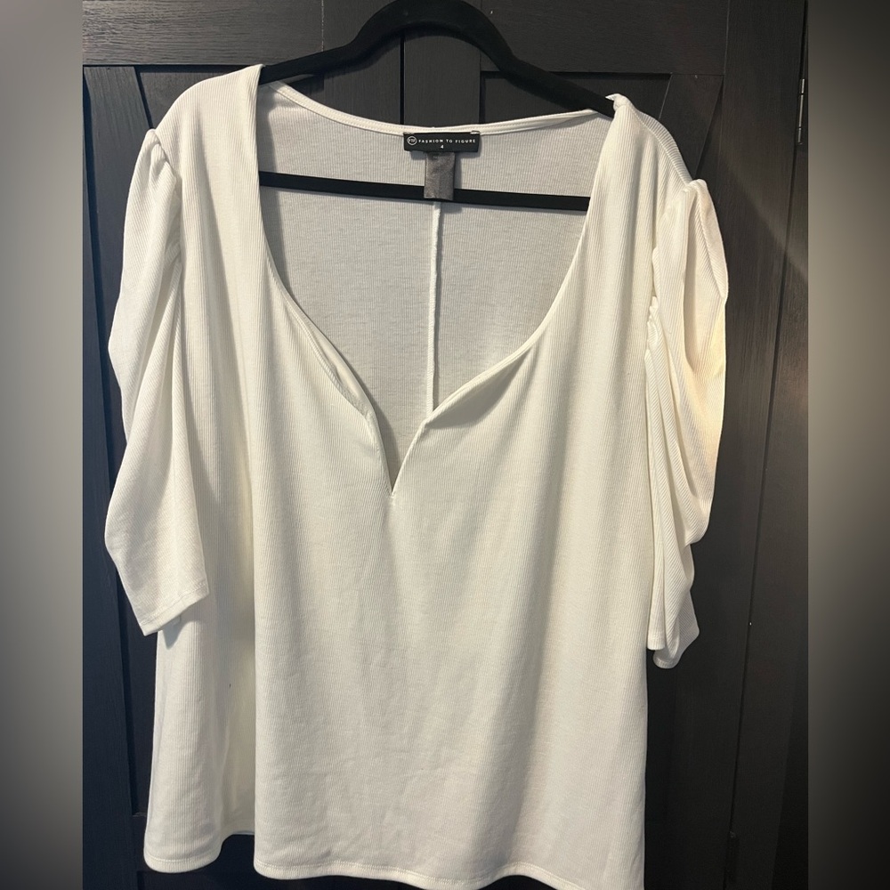Fashion to figure size 4 white ribbed top